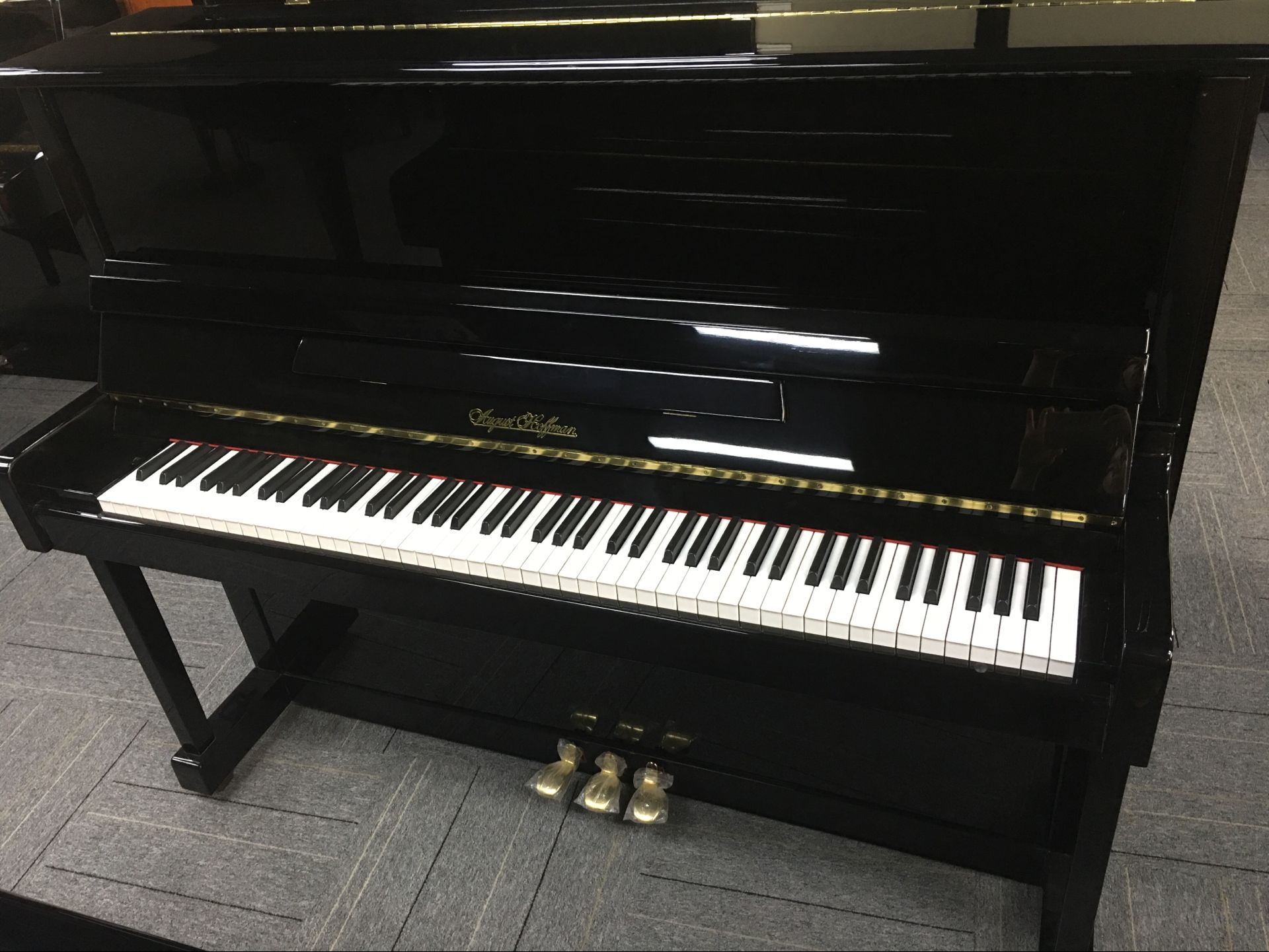 德國(guó)名琴霍夫曼W.HOFFMANN 高端原裝進(jìn)口二手鋼琴 世界名琴之一