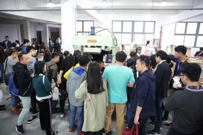 有人@你,德國格拉夫鋼琴工廠參觀,嚴謹工藝讓所有人汗顏!