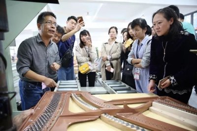 有人@你,德國格拉夫鋼琴工廠參觀,嚴謹工藝讓所有人汗顏!