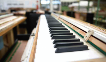 青島正一琴行調(diào)音師的建議:買鋼琴優(yōu)先選擇德國(guó)原裝鋼琴